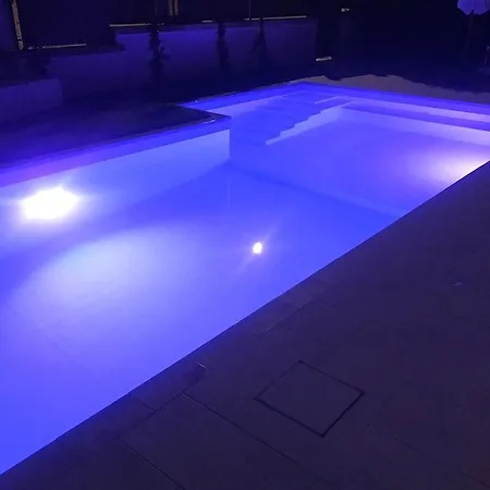 Henry 2 - Relaxing Retreat Apartment Noto