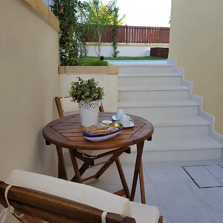 Henry 2 - Relaxing Retreat Apartment Noto