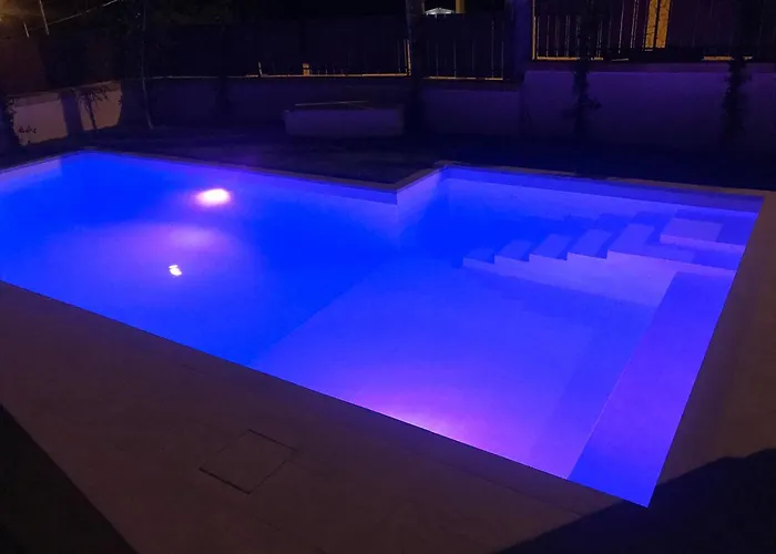 Henry 2 - Relaxing Retreat