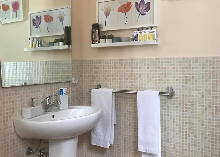 Henry 2 - Relaxing Retreat